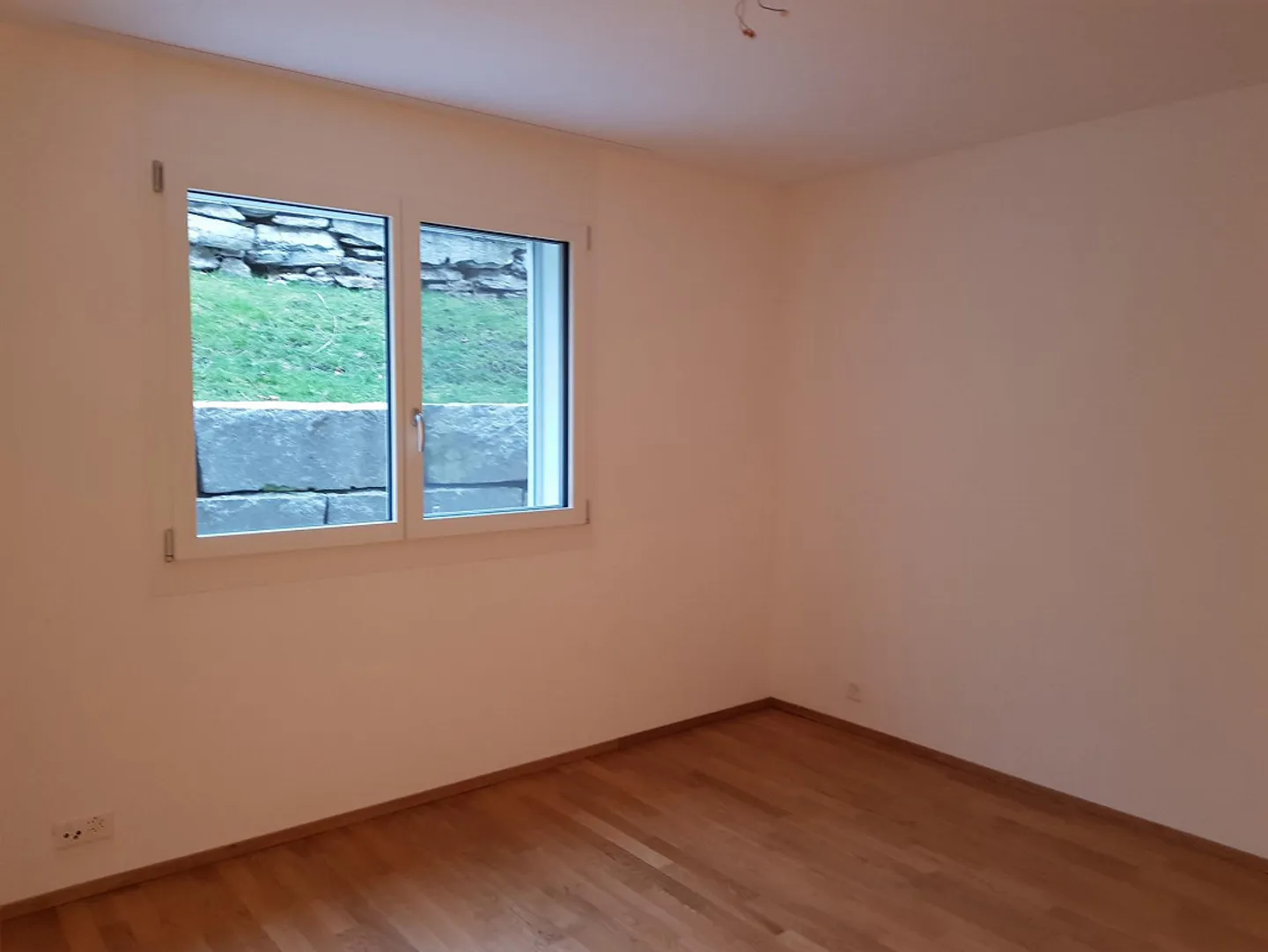 Appartamento moderno di 4,5 stanze con patio - Foto 14 di 16