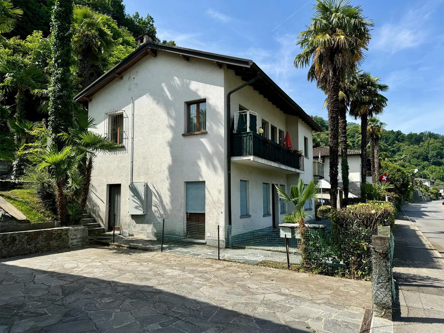 Casa bifamiliare con vista lago - Foto 4 di 9