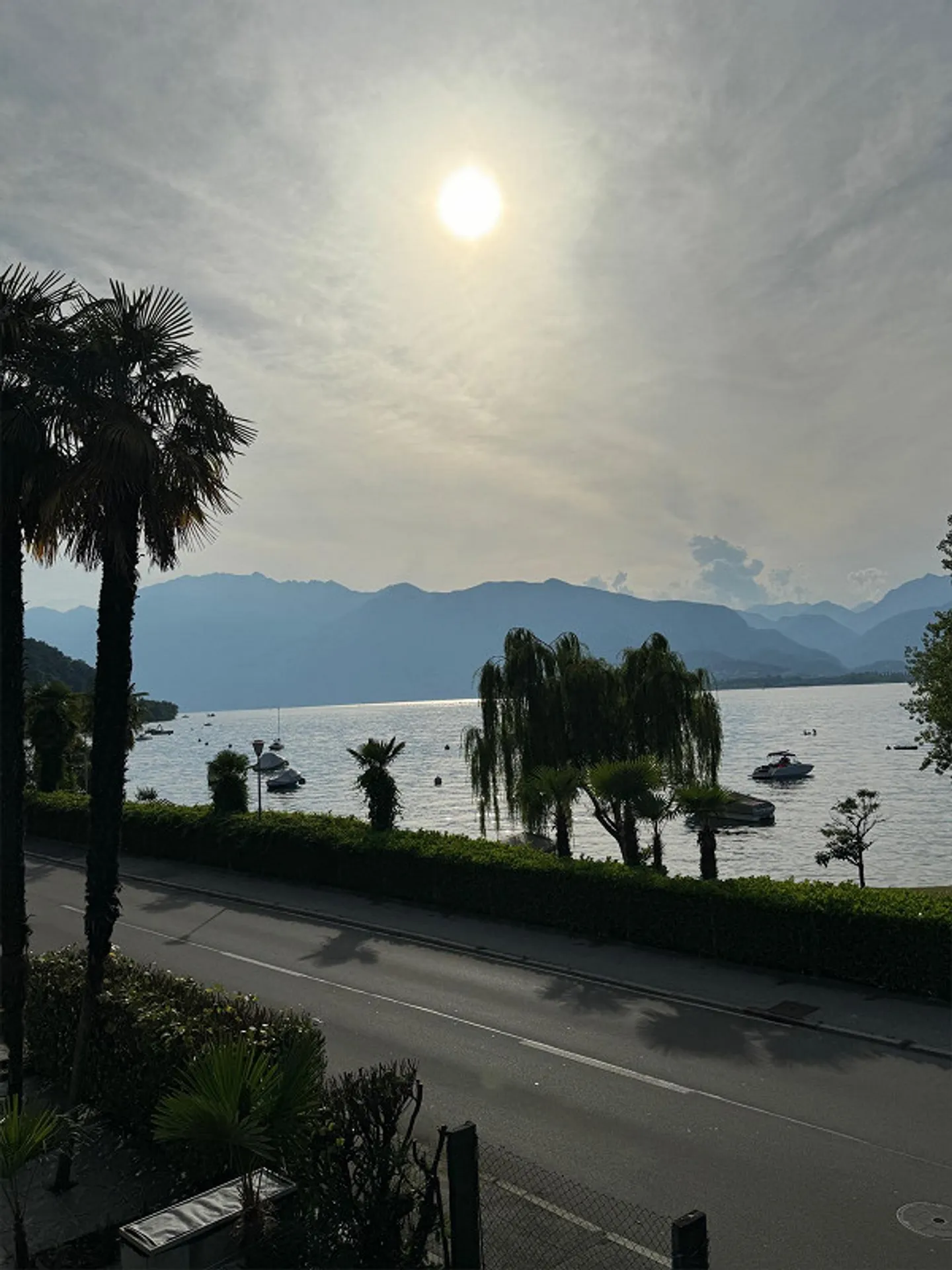 Casa bifamiliare con vista lago - Foto 1 di 9