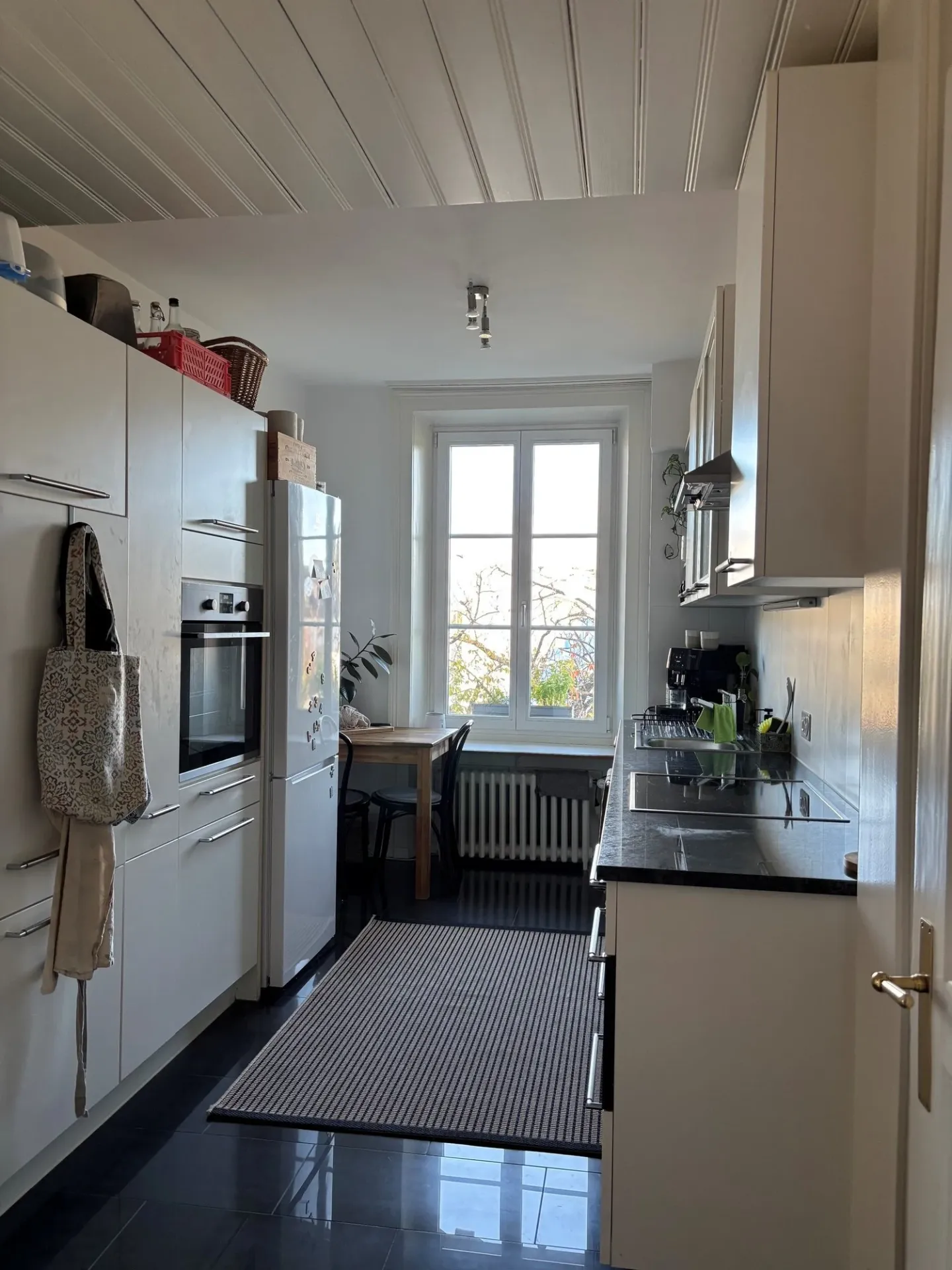 5-room apartment in the village center - Photo 3 of 18
