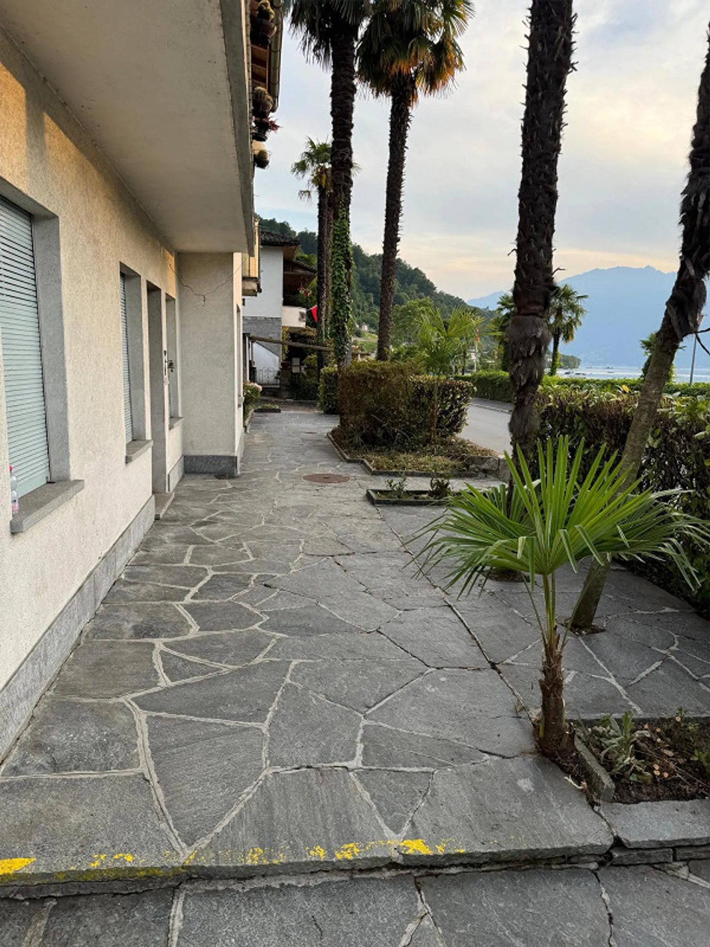 Casa bifamiliare con vista lago - Foto 8 di 9