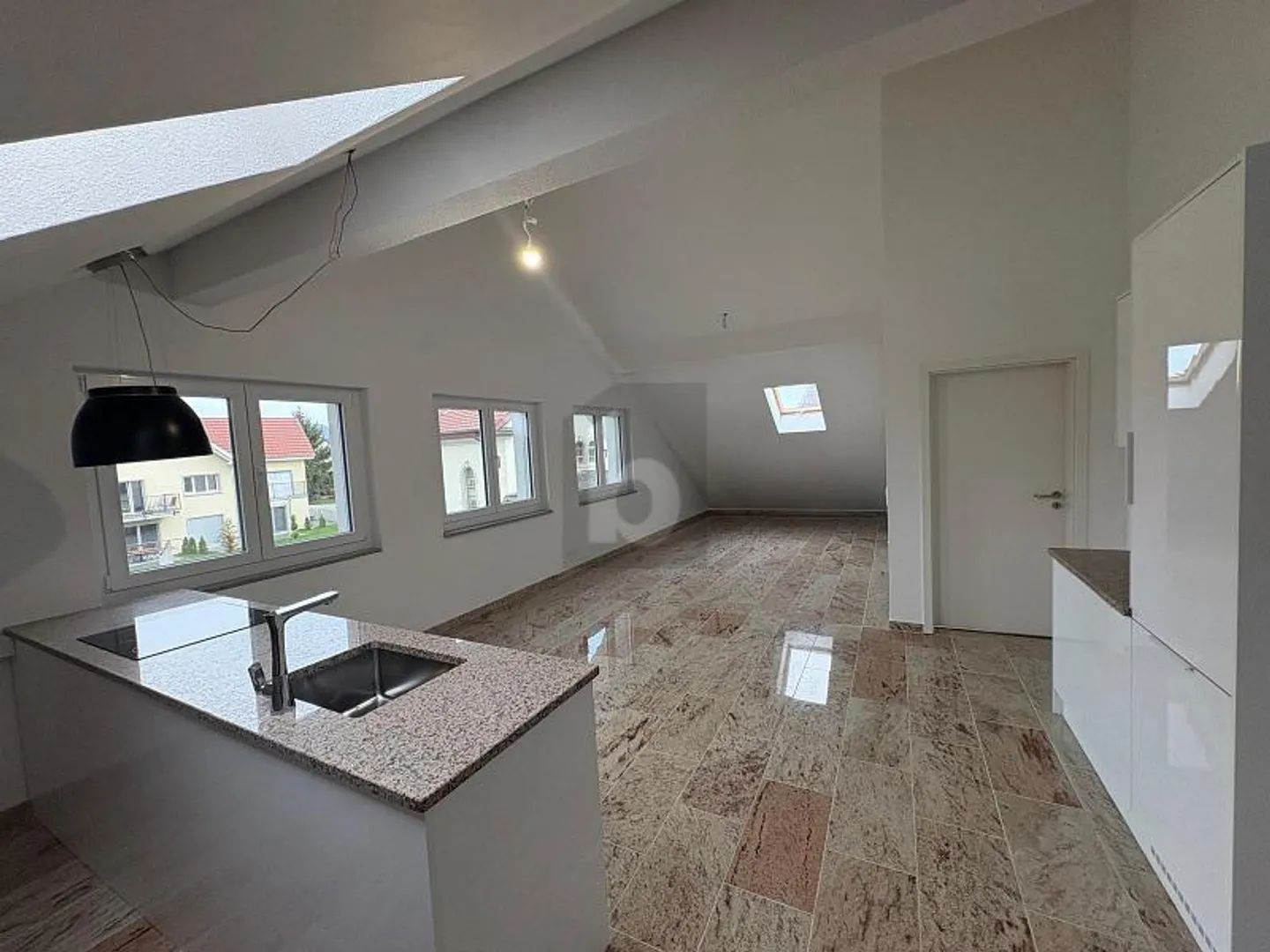 Nuova costruzione - Prima occupazione con charme speciale - Foto 2 di 6