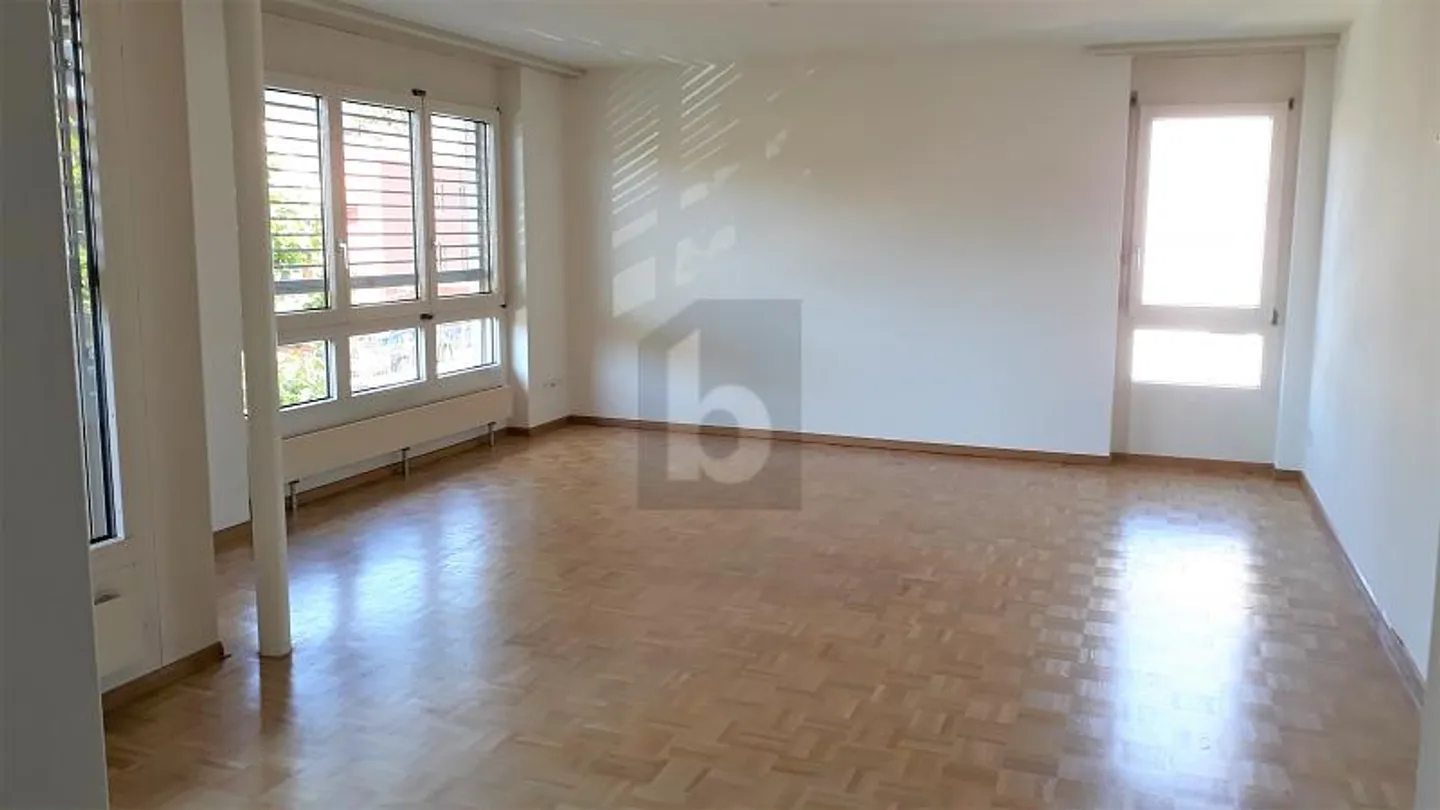 MODERNE AUSSTATTUNG AN ZENTRALER LAGE - Foto 4 von 6