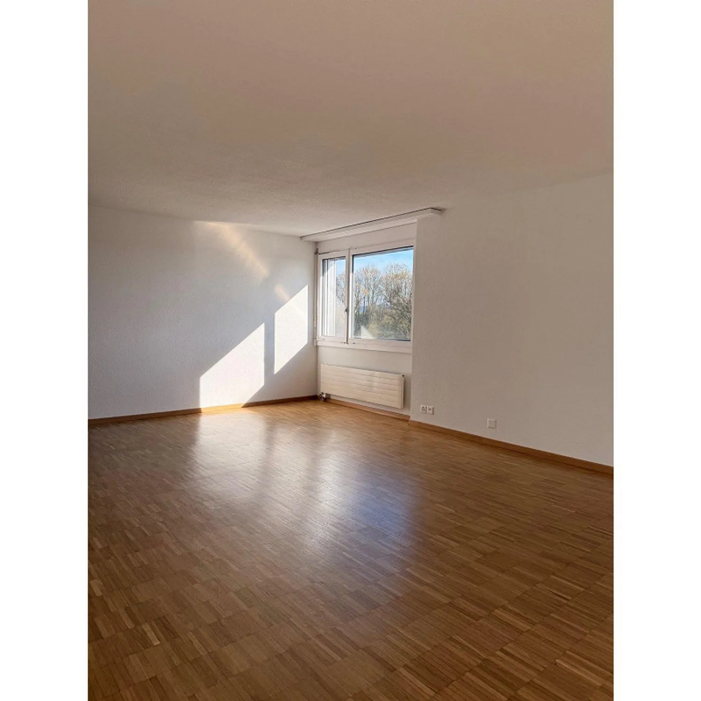 Appartamento 4.5 stanze parzialmente ristrutturato in posizione centrale a Zollikofen - Foto 6 di 13