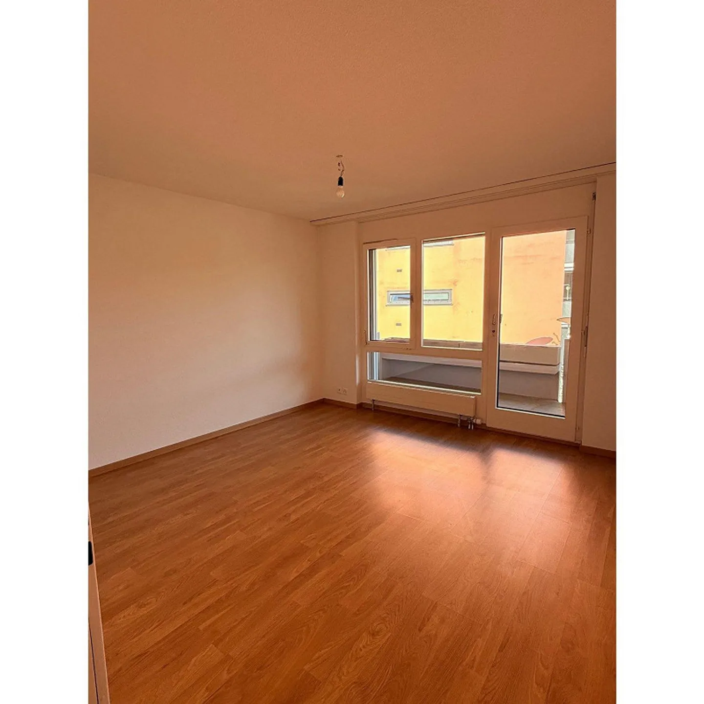 Appartamento 4.5 stanze parzialmente ristrutturato in posizione centrale a Zollikofen - Foto 8 di 13