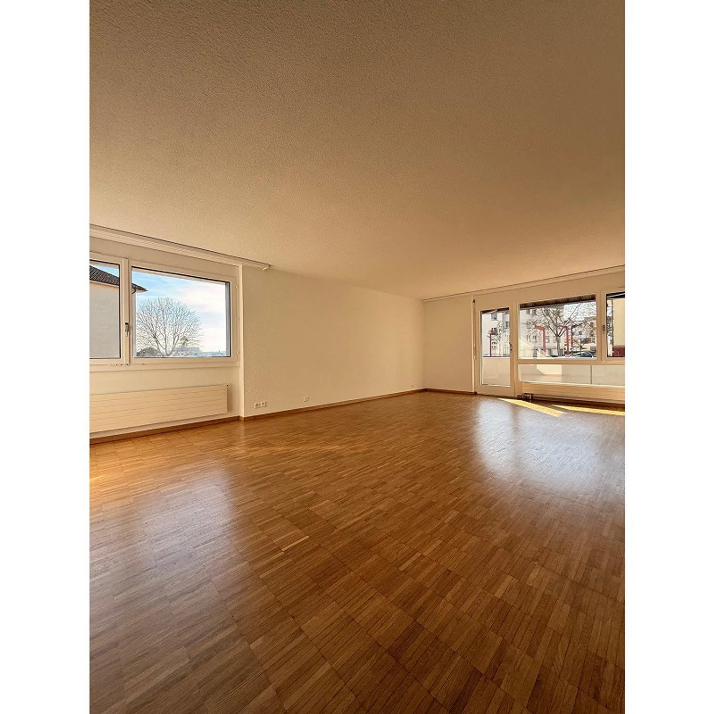 Appartamento 4.5 stanze parzialmente ristrutturato in posizione centrale a Zollikofen - Foto 3 di 13