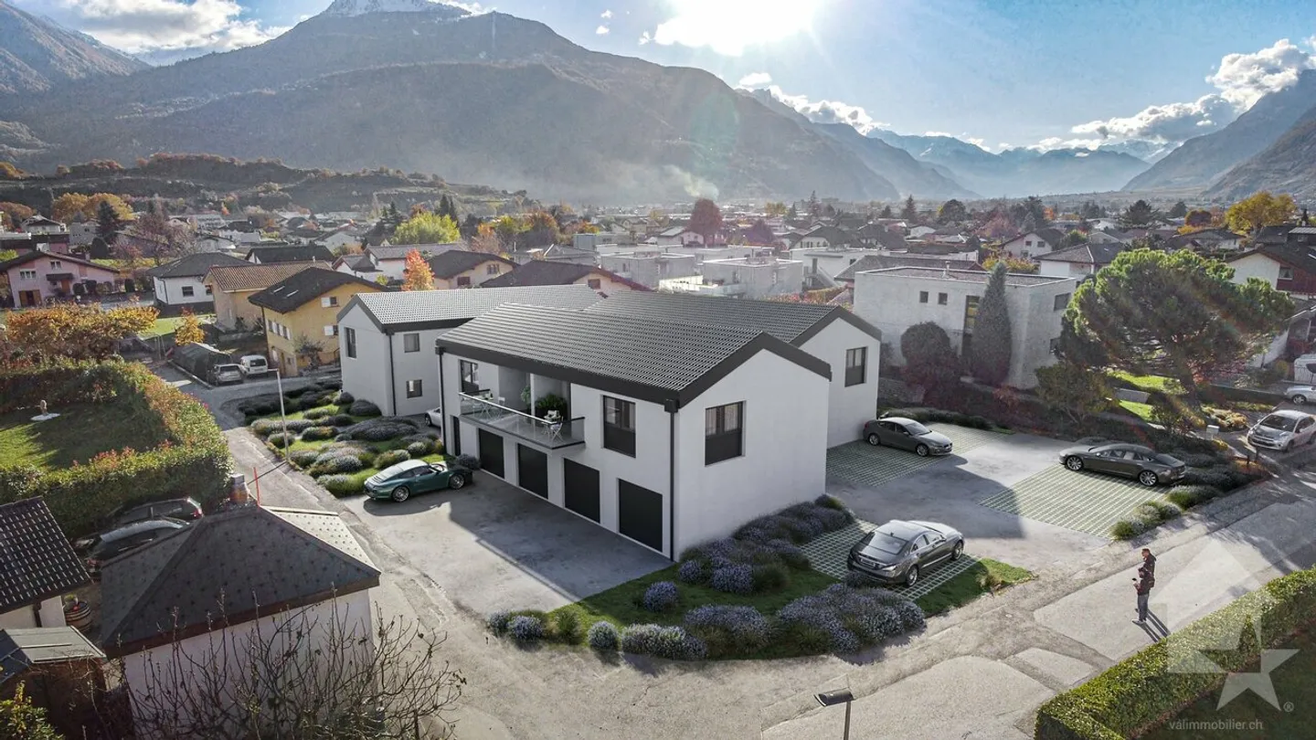 Villa contigua di 140 m2 con terrazza e garage - Foto 2 di 11