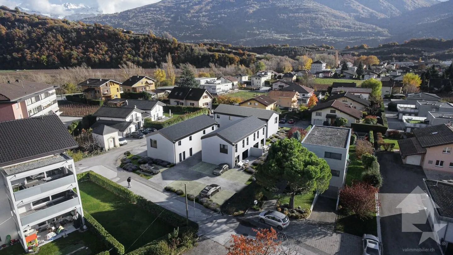 Villa contigua di 140 m2 con terrazza e garage - Foto 3 di 11
