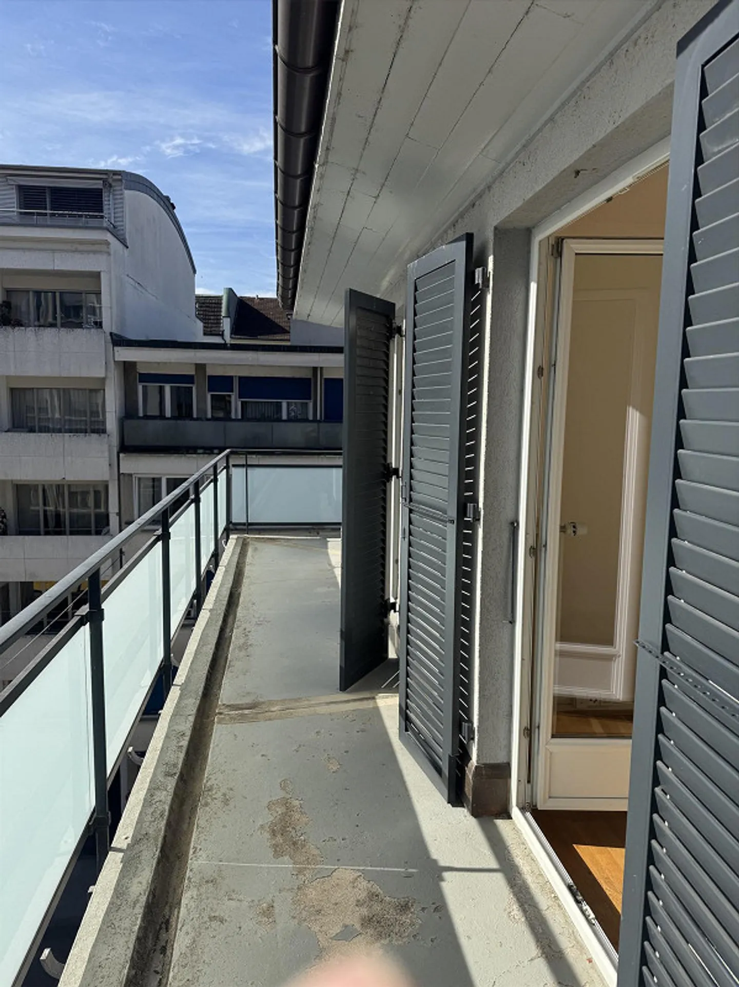 In the heart of the Eaux-Vives district, 100 meters from the lake - Photo 1 of 4