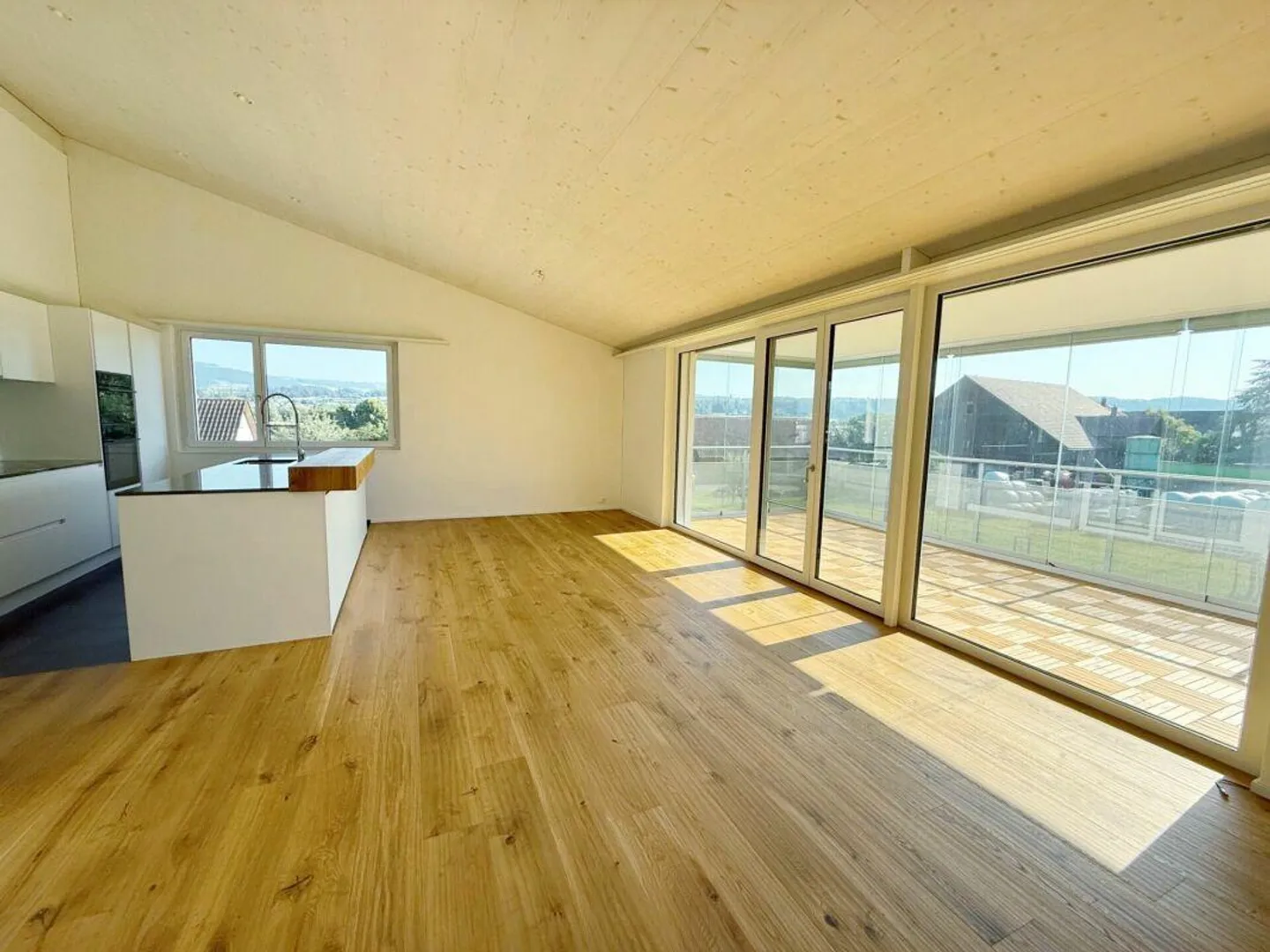 Moderne Dachwohnung mit Seeblick - Foto 2 von 23