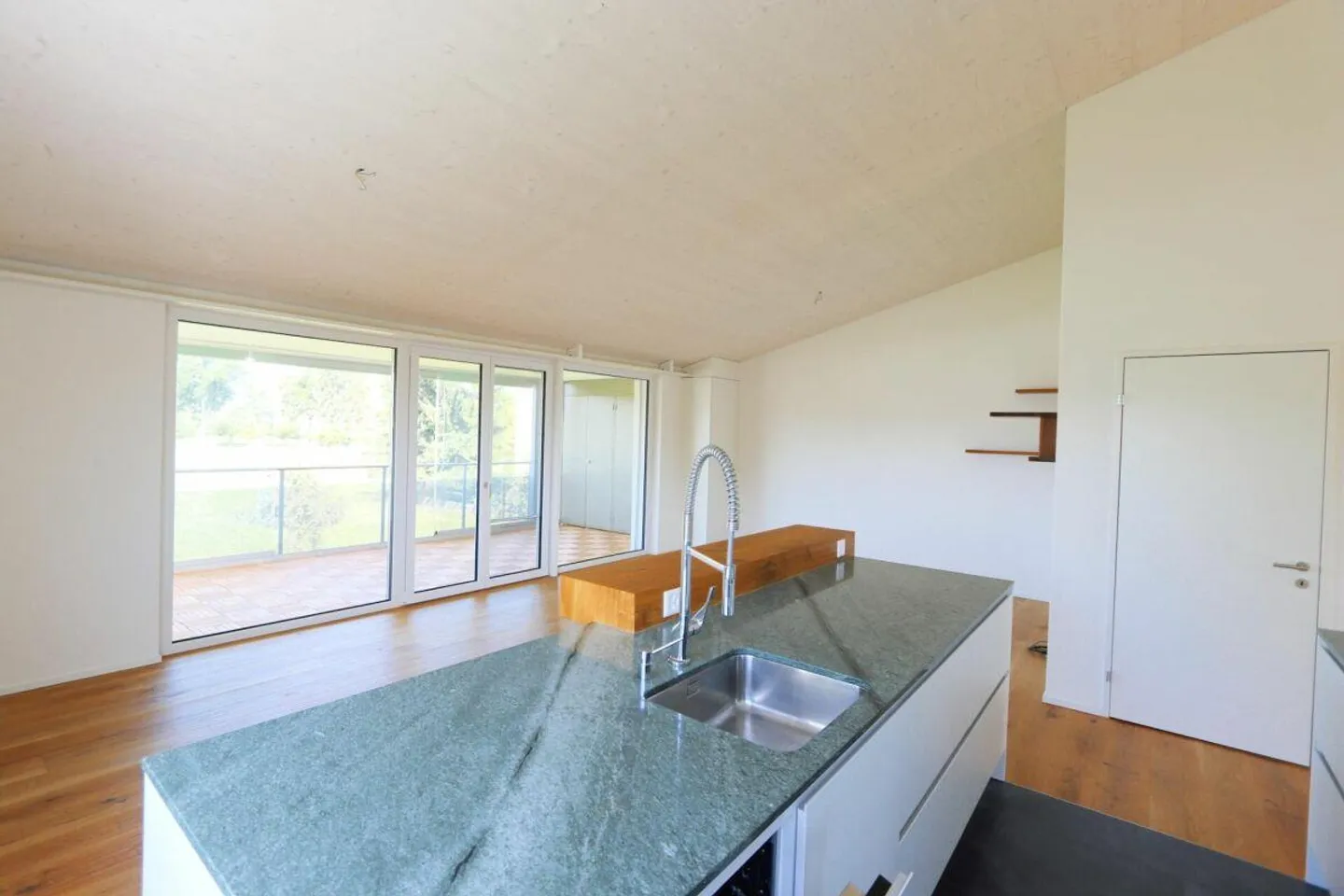 Moderne Dachwohnung mit Seeblick - Foto 5 von 23