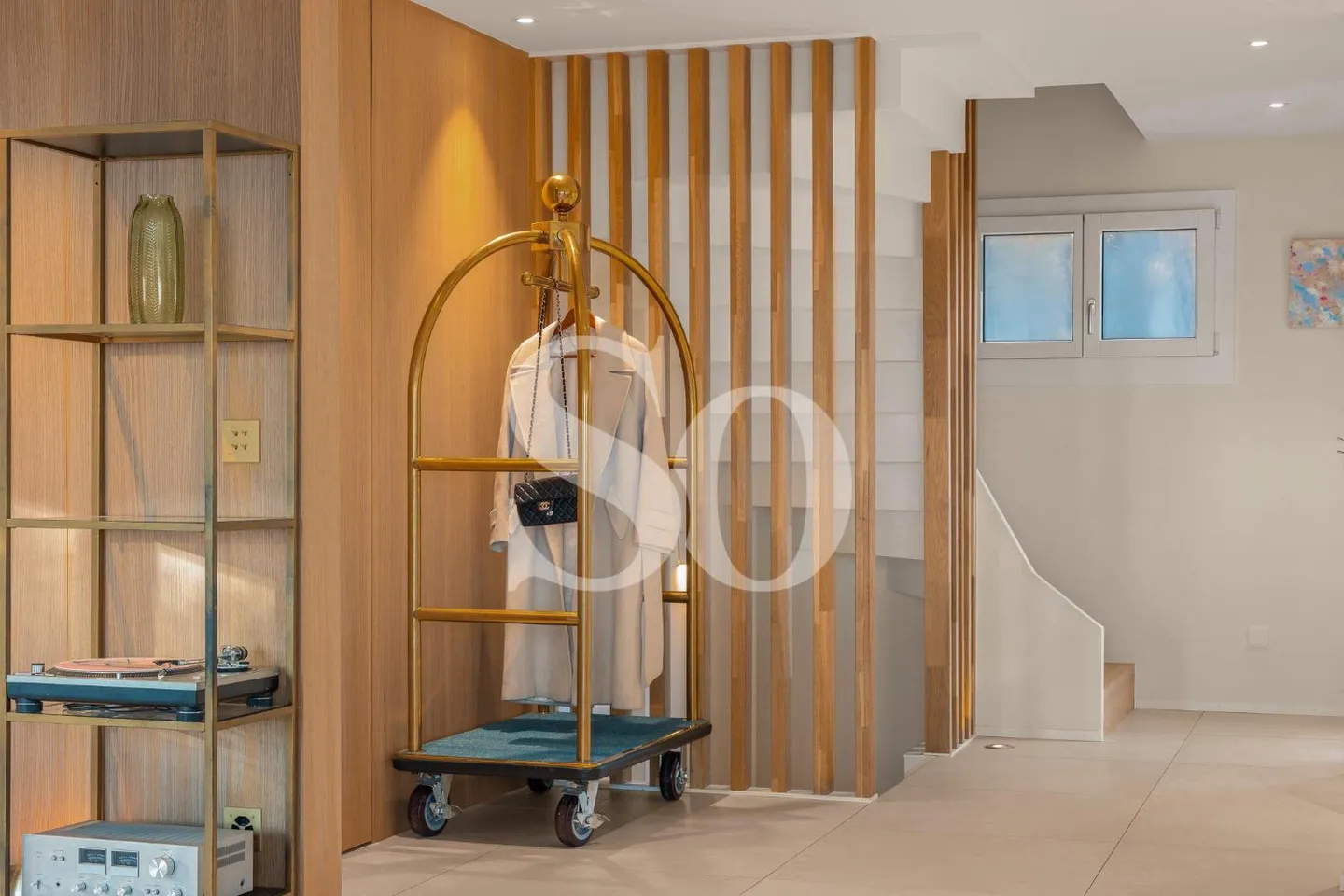 Exclusive: Renovated Villa with Pool, Lake and Mont-Blanc View - Photo 1 of 12