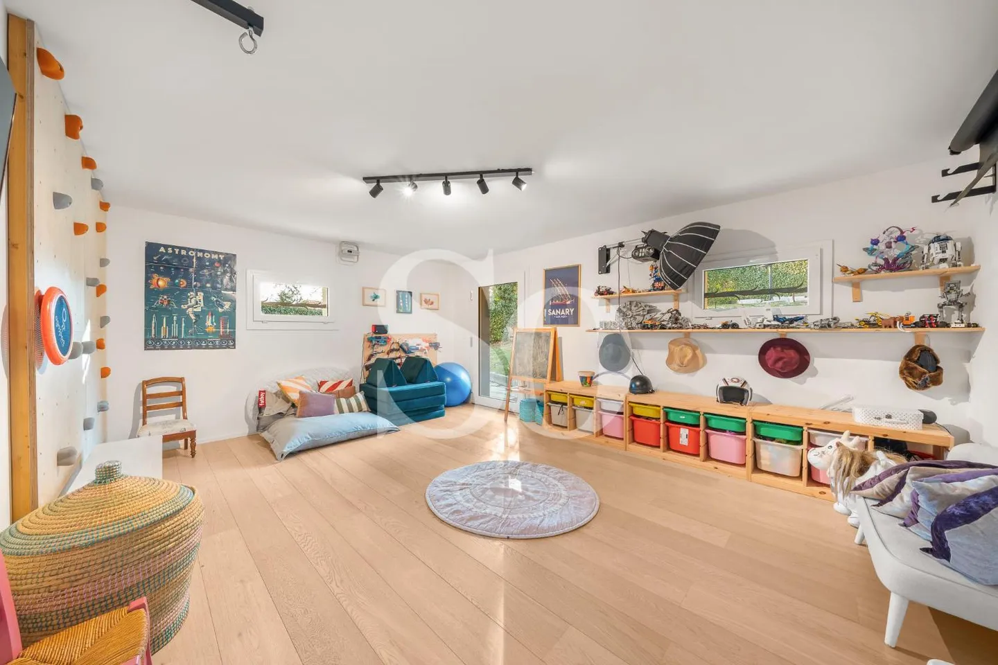 Exclusive: Renovated Villa with Pool, Lake and Mont-Blanc View - Photo 12 of 12