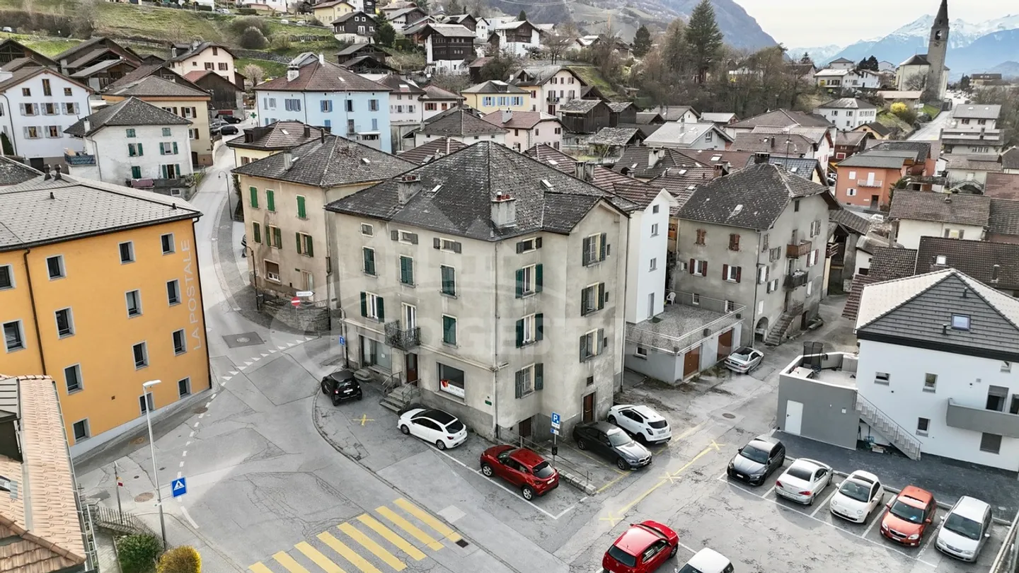NEL CUORE DEL VILLAGGIO, SULLA STRADA PER VERCORIN - Foto 1 di 7