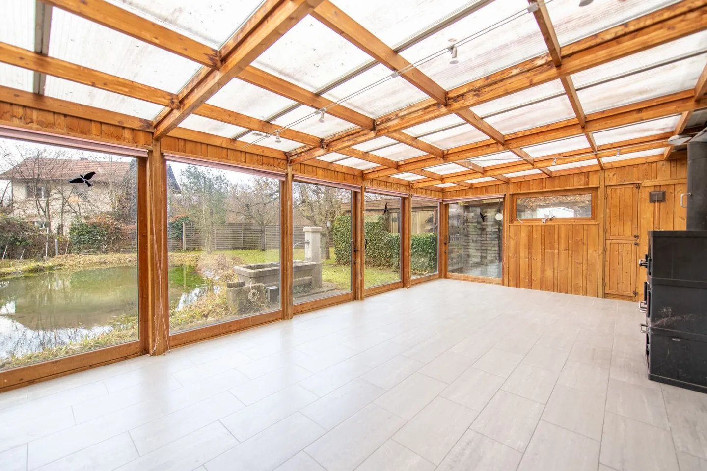 Your retreat with conservatory, pond and versatile outbuilding - Photo 6 of 29