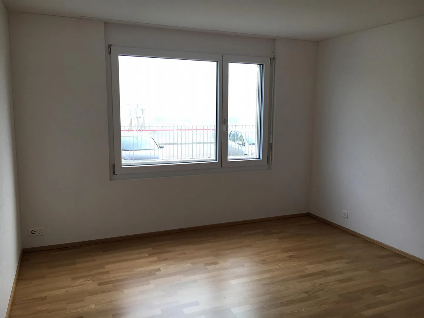 Newer 3 1/2 Room Apartment - Photo 6 of 8