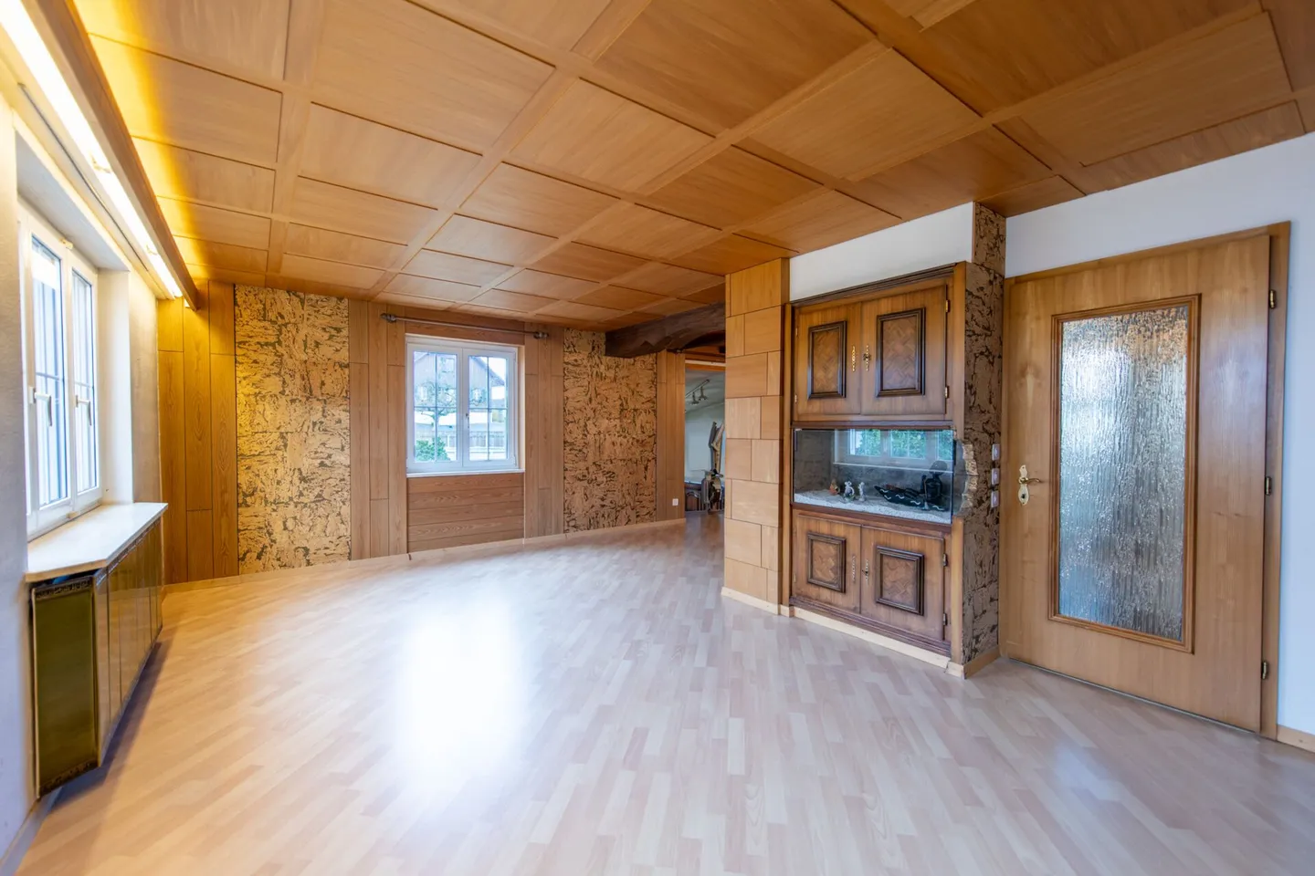 Your retreat with conservatory, pond and versatile outbuilding - Photo 8 of 29