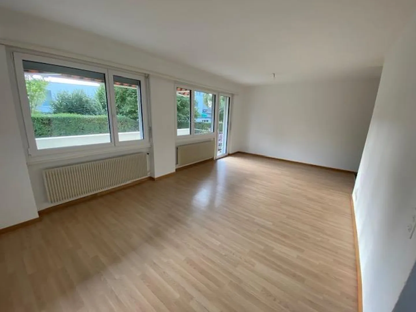 Frisch renovierte 4.5 Zimmerwohnung mit Balkon zu vermieten - Foto 1 von 16