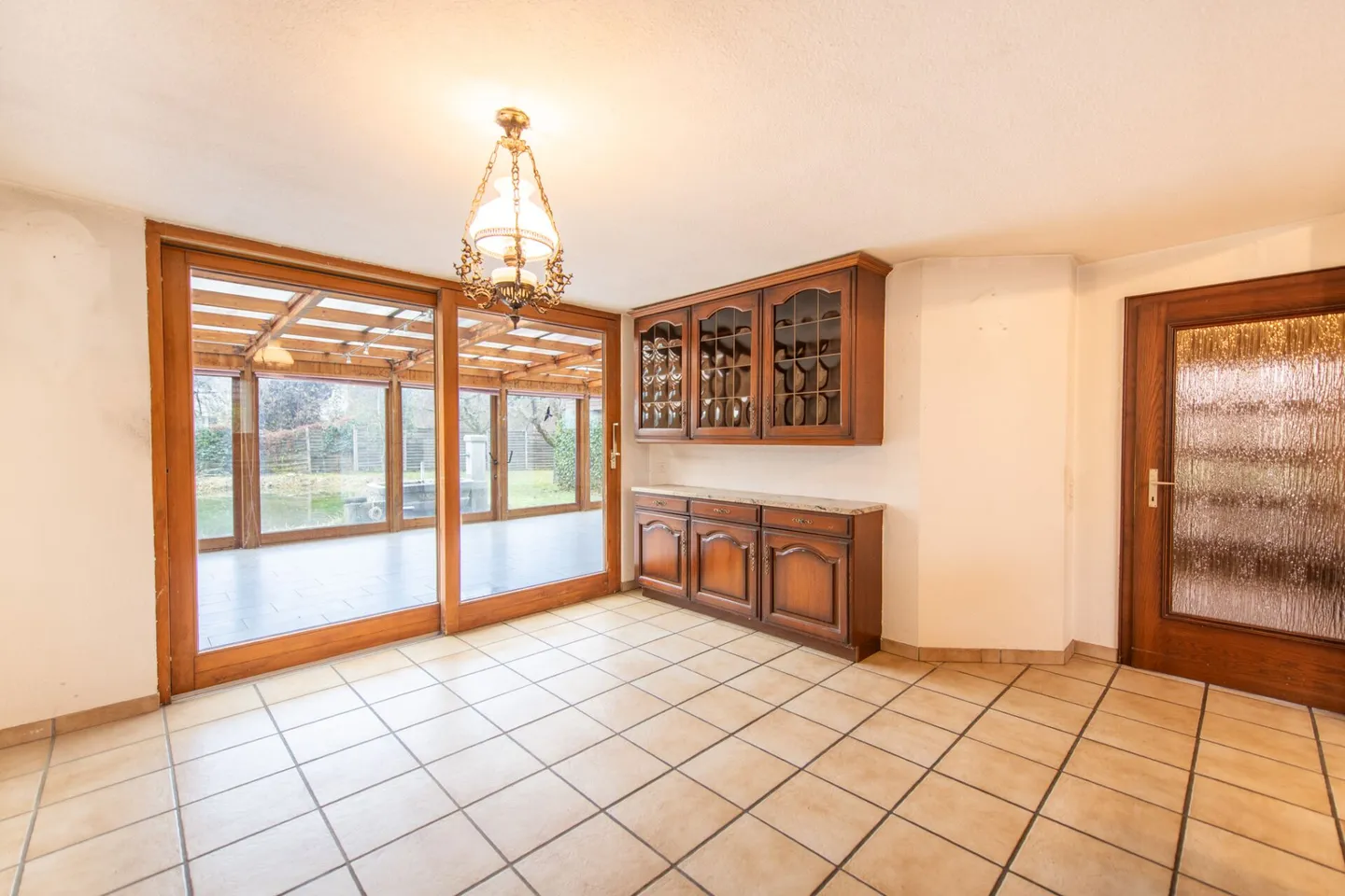 Your retreat with conservatory, pond and versatile outbuilding - Photo 5 of 29