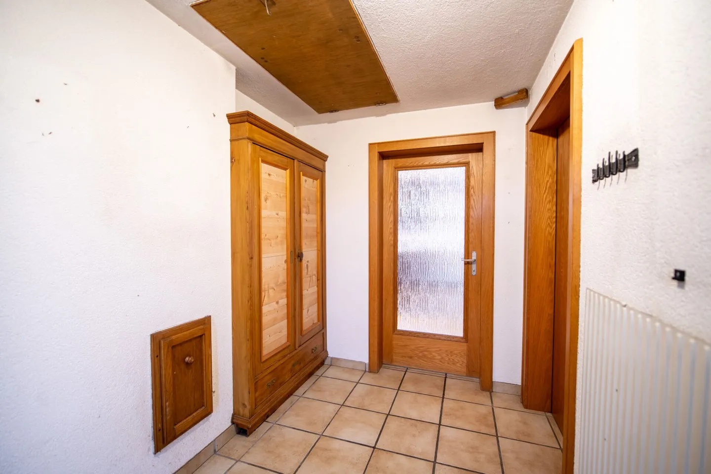 Your retreat with conservatory, pond and versatile outbuilding - Photo 9 of 29