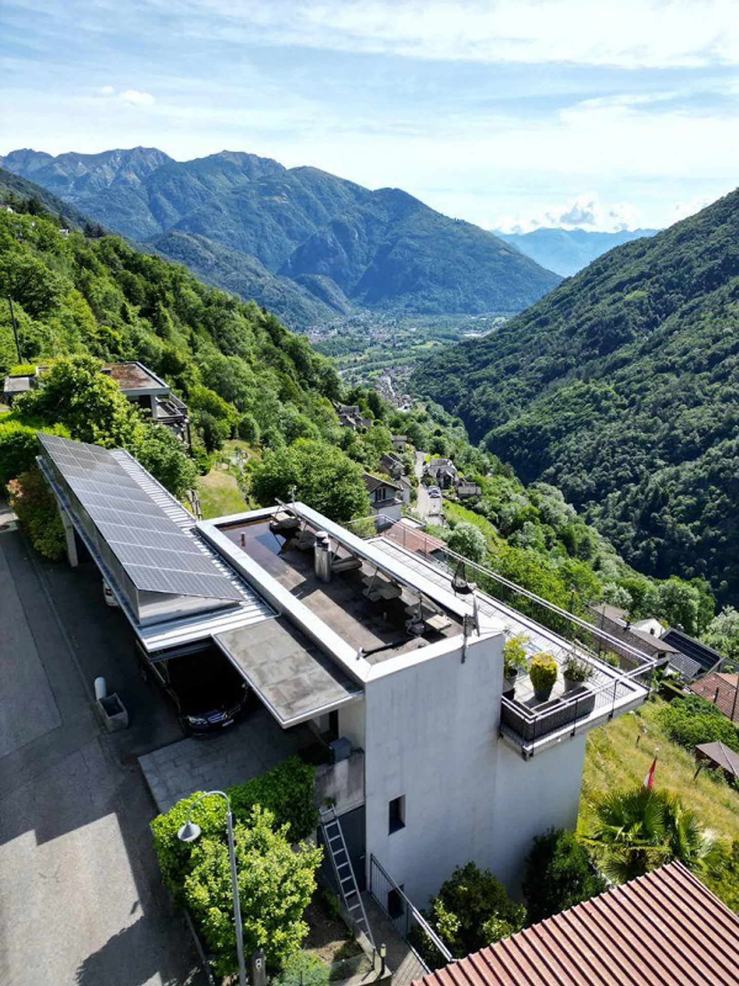 Casa plurifamiliare con grande potenziale e terreno edificabile inc... - Photo 1 sur 12