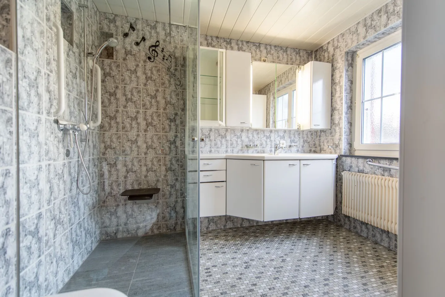 Your retreat with conservatory, pond and versatile outbuilding - Photo 12 of 29