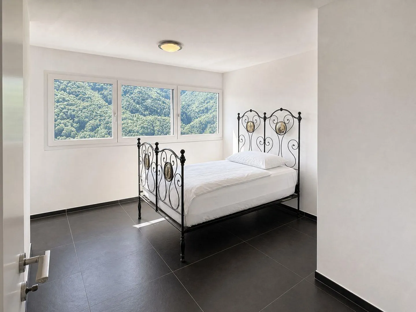 Casa plurifamiliare con grande potenziale e terreno edificabile inc... - Photo 9 sur 12