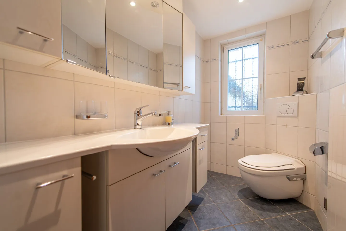 Your retreat with conservatory, pond and versatile outbuilding - Photo 11 of 29