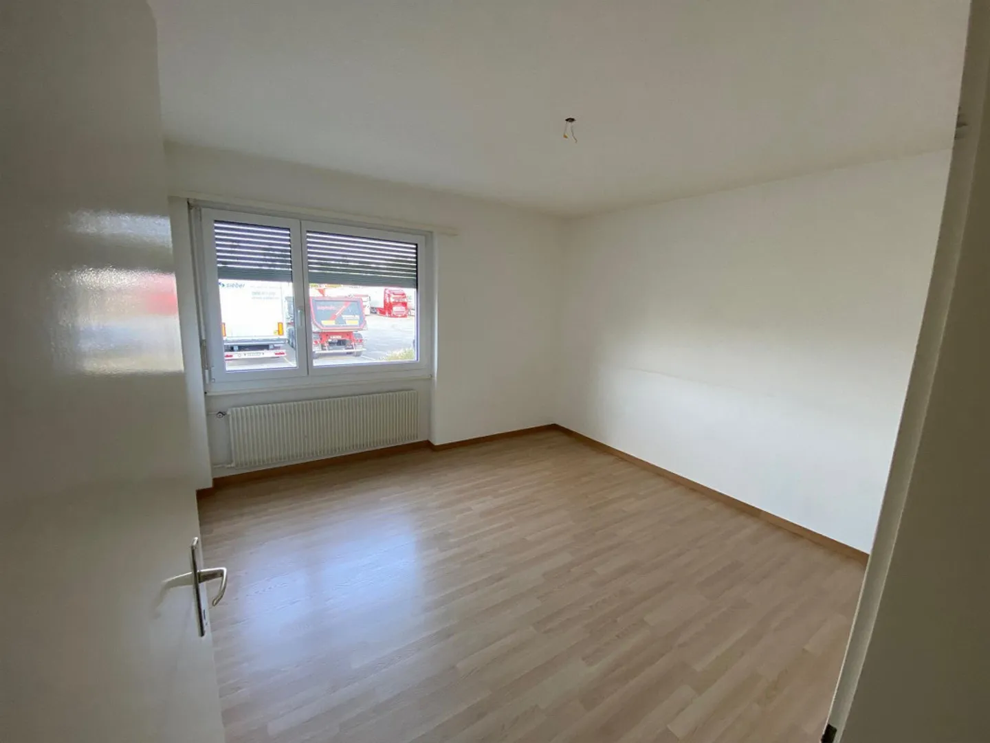 Frisch renovierte 4.5 Zimmerwohnung mit Balkon zu vermieten - Foto 6 von 16