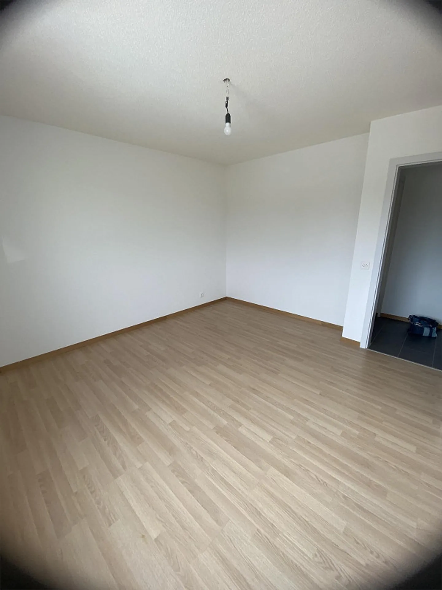 Frisch renovierte 4.5 Zimmerwohnung mit Balkon zu vermieten - Foto 7 von 16