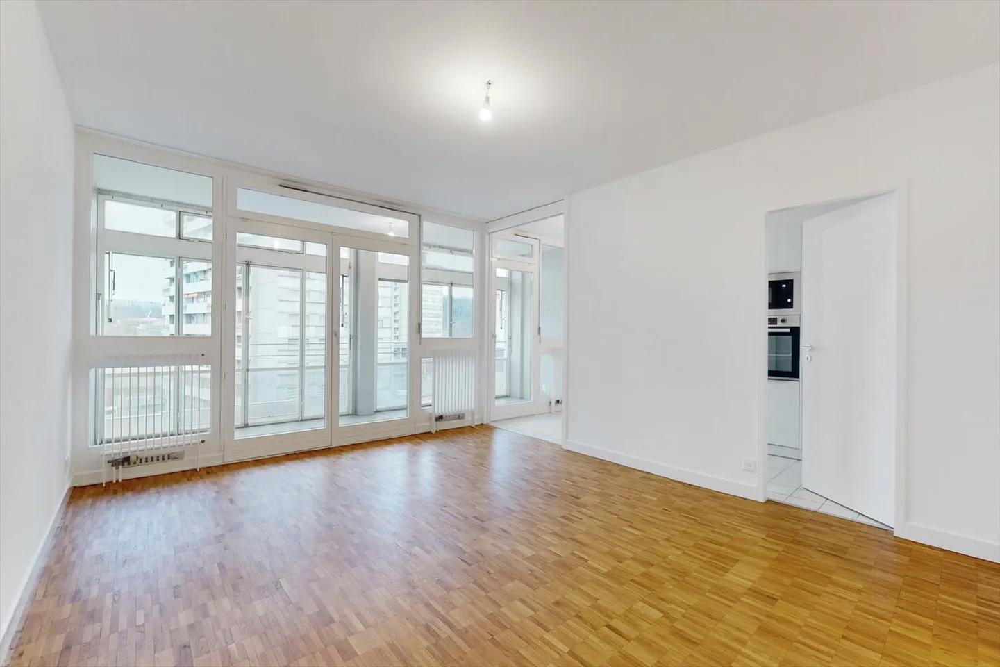 Helle Wohnung im Stadtteil Jonction - Foto 2 von 7