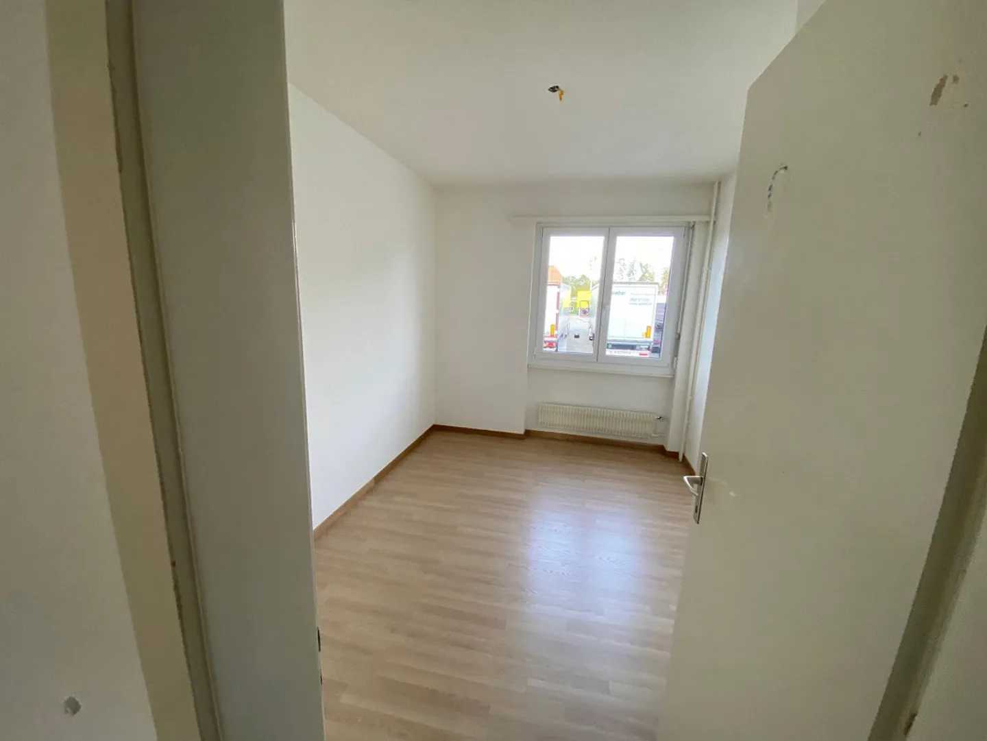 Frisch renovierte 4.5 Zimmerwohnung mit Balkon zu vermieten - Foto 8 von 16