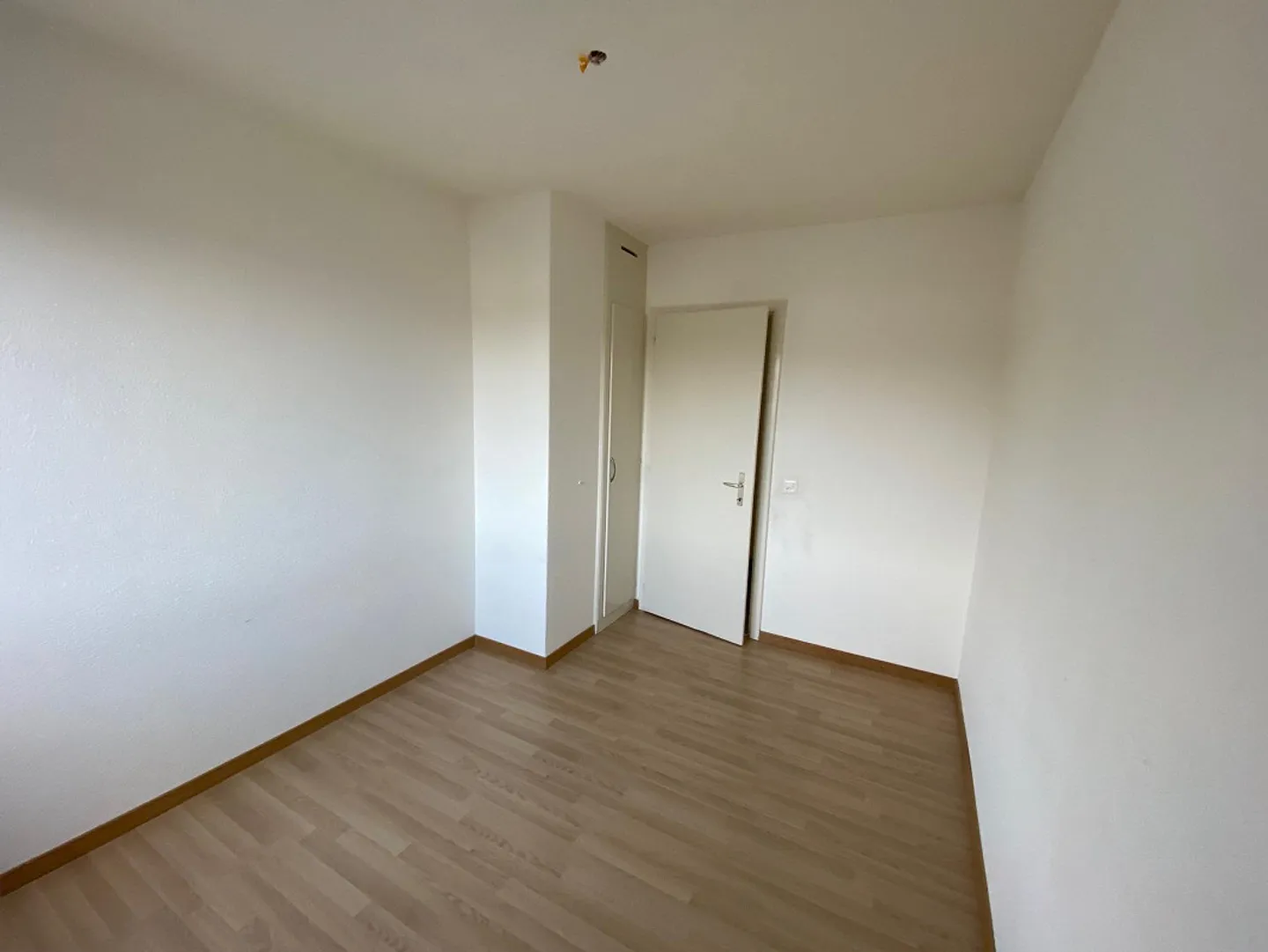 Frisch renovierte 4.5 Zimmerwohnung mit Balkon zu vermieten - Foto 9 von 16