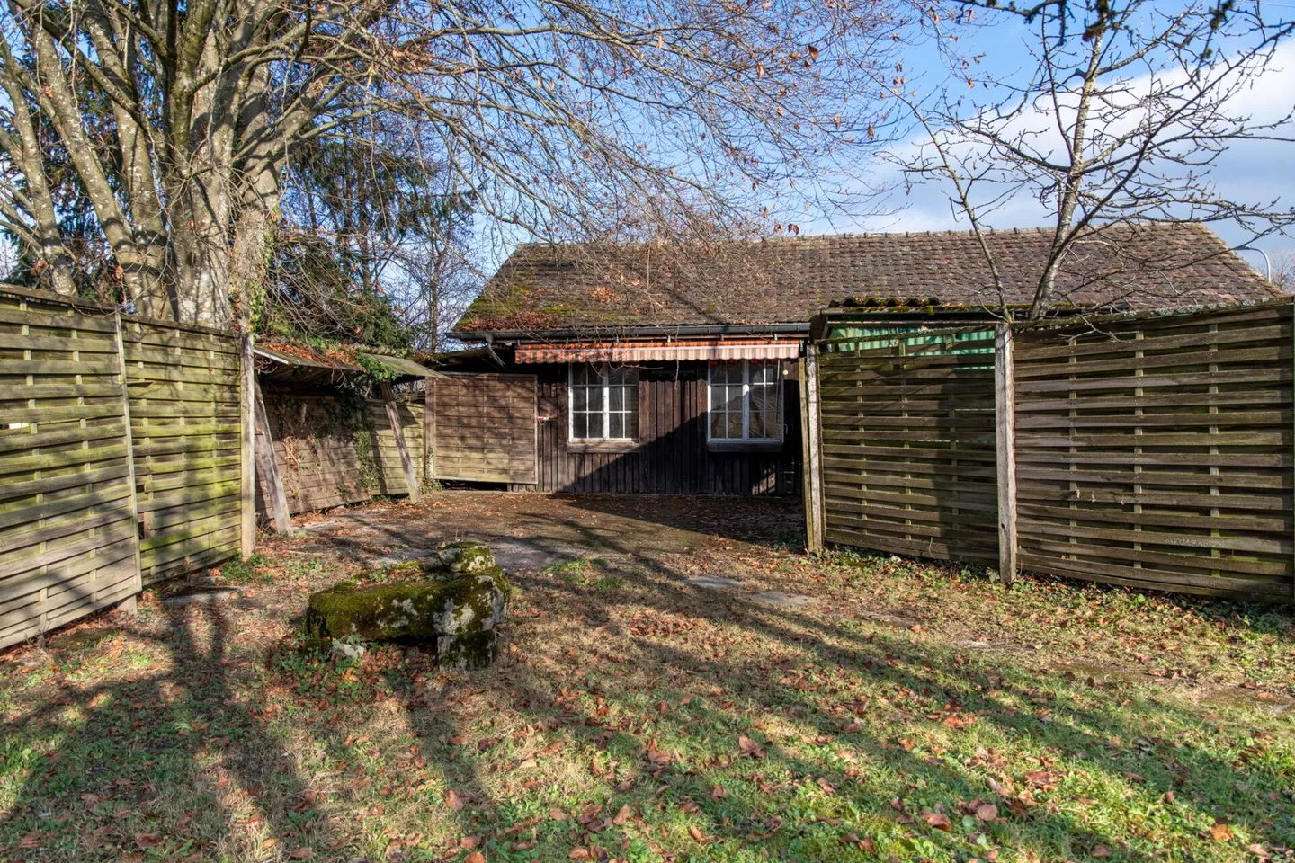 Your retreat with conservatory, pond and versatile outbuilding - Photo 21 of 29