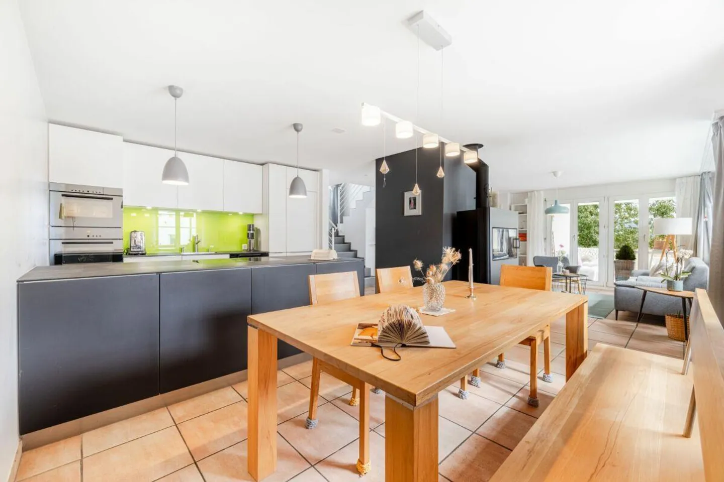 Dreamlike 6.5-room penthouse apartment with bright rooms and sunny balcony - Photo 3 of 9