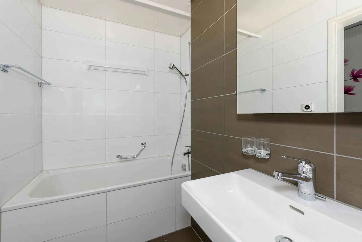 A proximité des commerces - Photo 3 sur 8