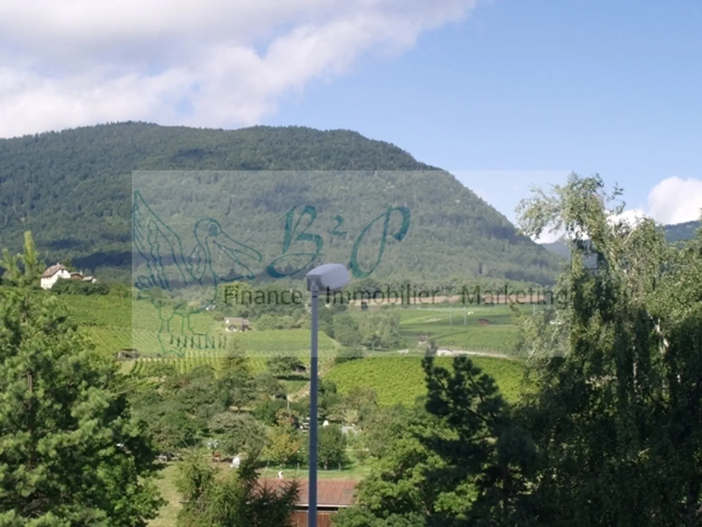 A beautiful and spacious 4.5-room apartment for rent in Boudry! - Photo 1 of 2