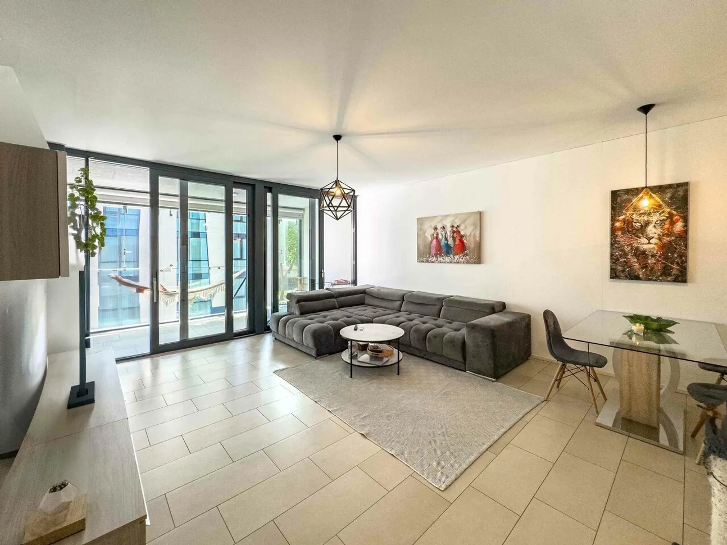 Moderno 2.5 locali vicino al centro città - Foto 1 di 6