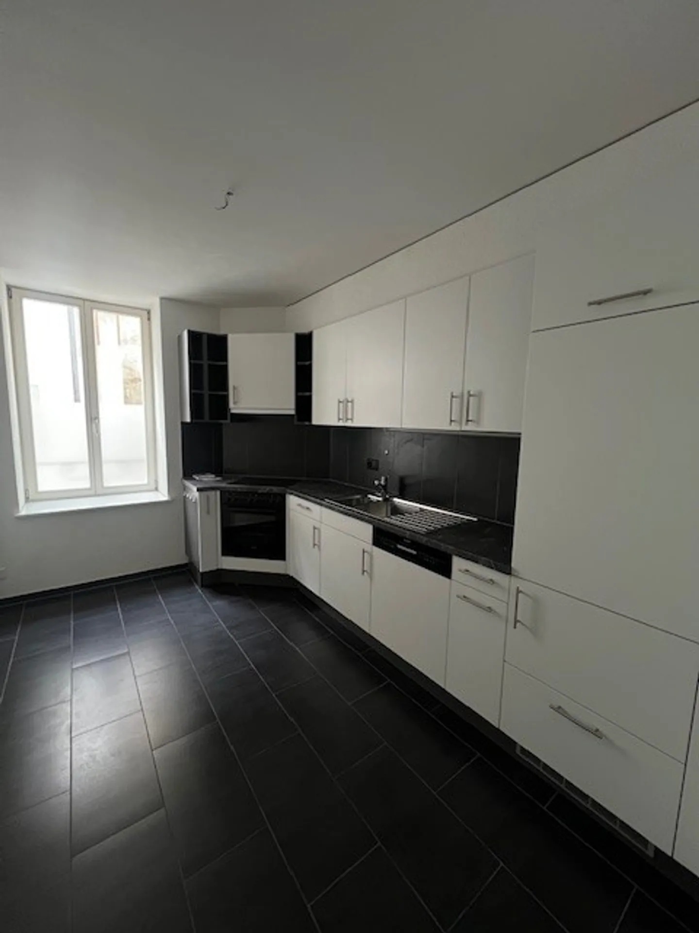 Charmante Wohnung in Yverdon - Foto 3 von 6