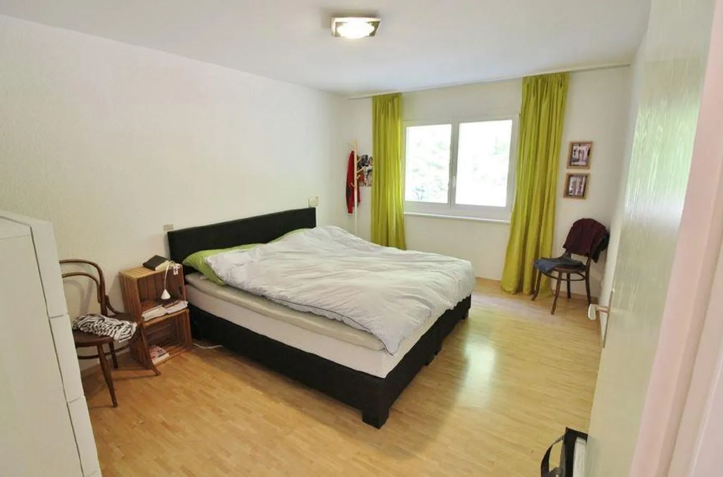 Tranquillo appartamento con giardino ad angolo di 4.5 locali con giardino d'inverno - Foto 12 di 16