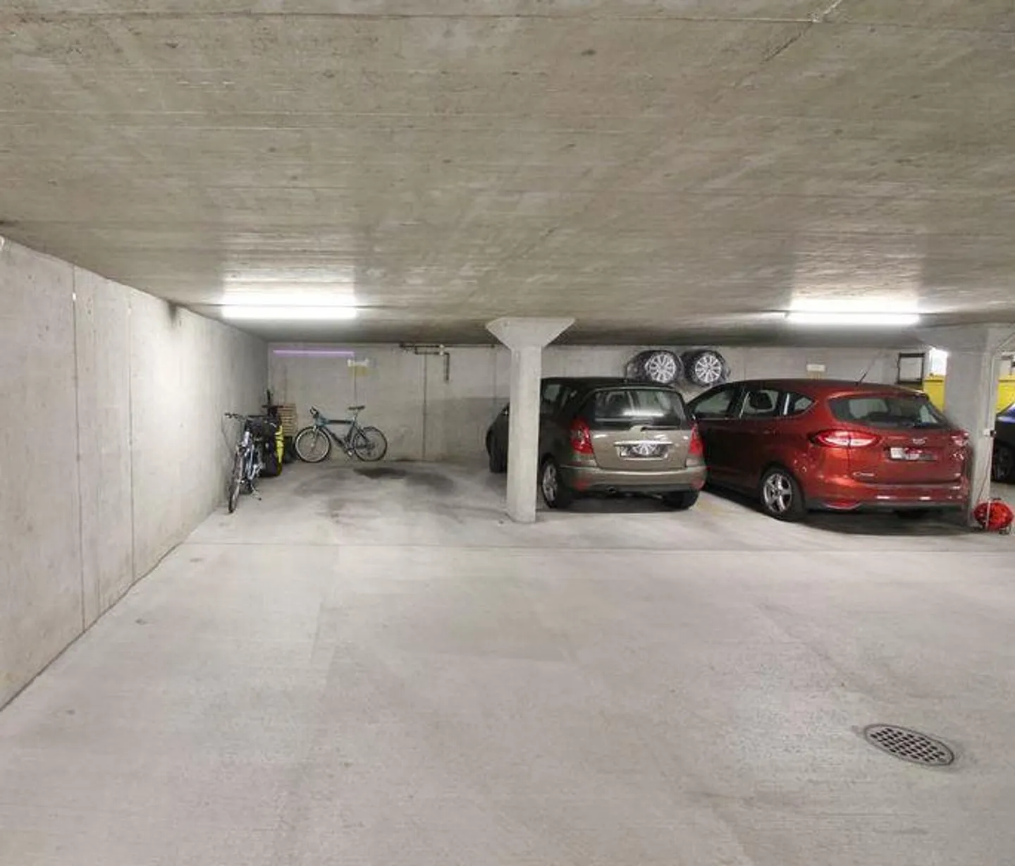 Tranquillo appartamento con giardino ad angolo di 4.5 locali con giardino d'inverno - Foto 15 di 16