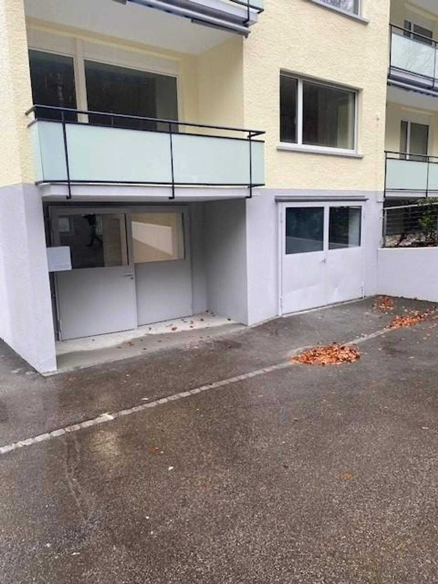 Renovated large commercial space with separate room in Effretikon - Photo 3 of 9