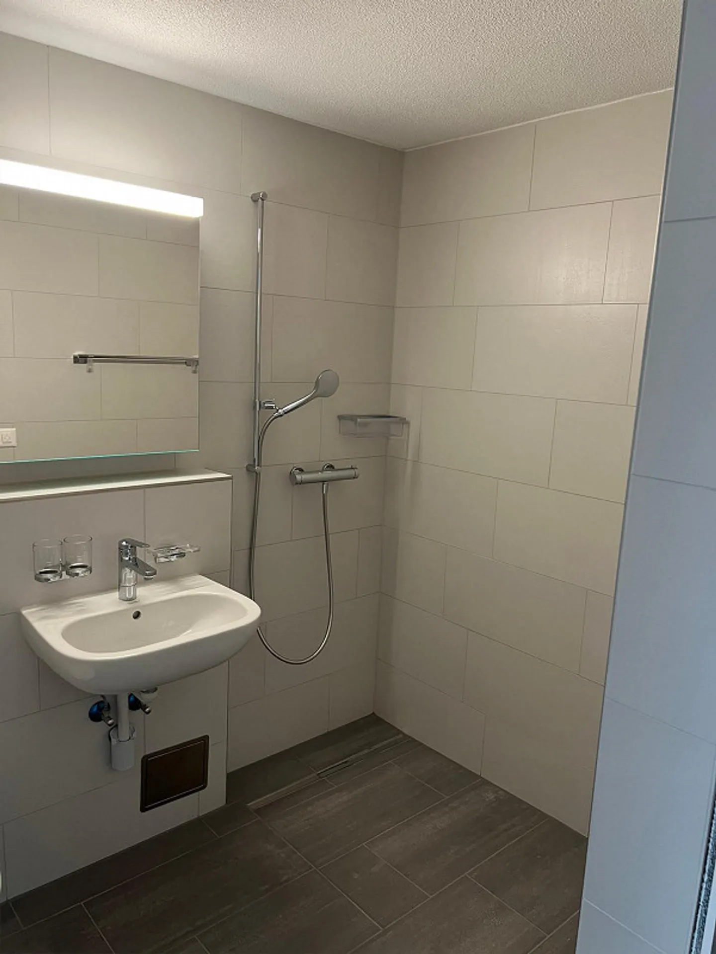 Appartamento appena ristrutturato con balcone/spazio giardino - Foto 4 di 10