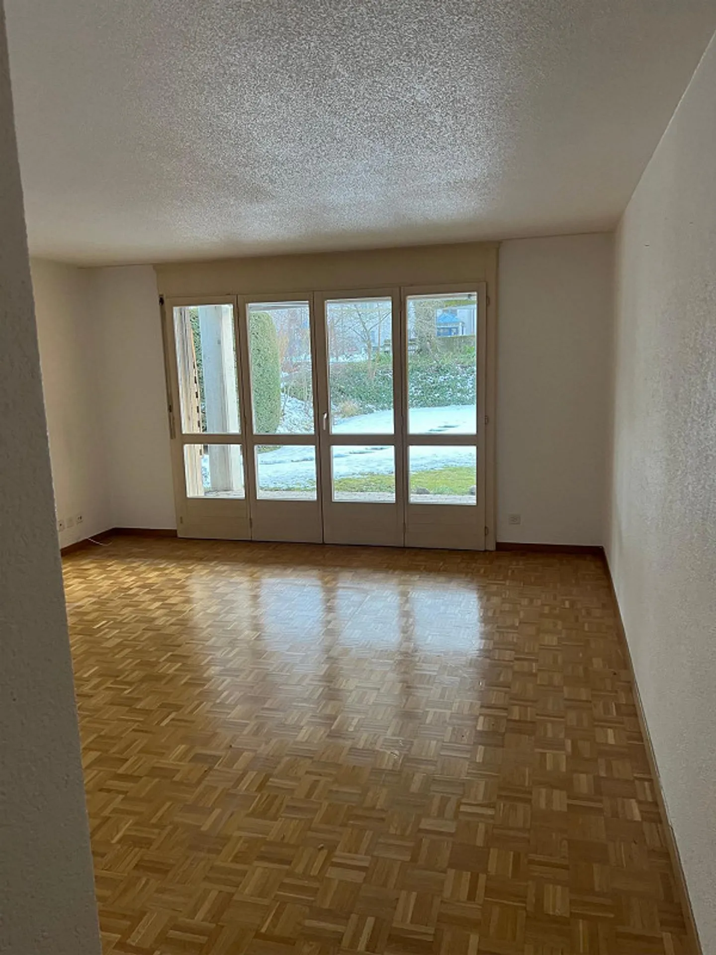 Appartamento appena ristrutturato con balcone/spazio giardino - Foto 8 di 10