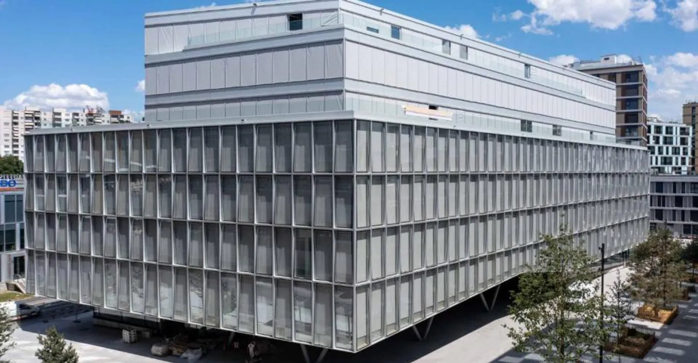 Uffici eccezionali di 904m² nel cuore del Quartier de l'Étang - Foto 8 di 10