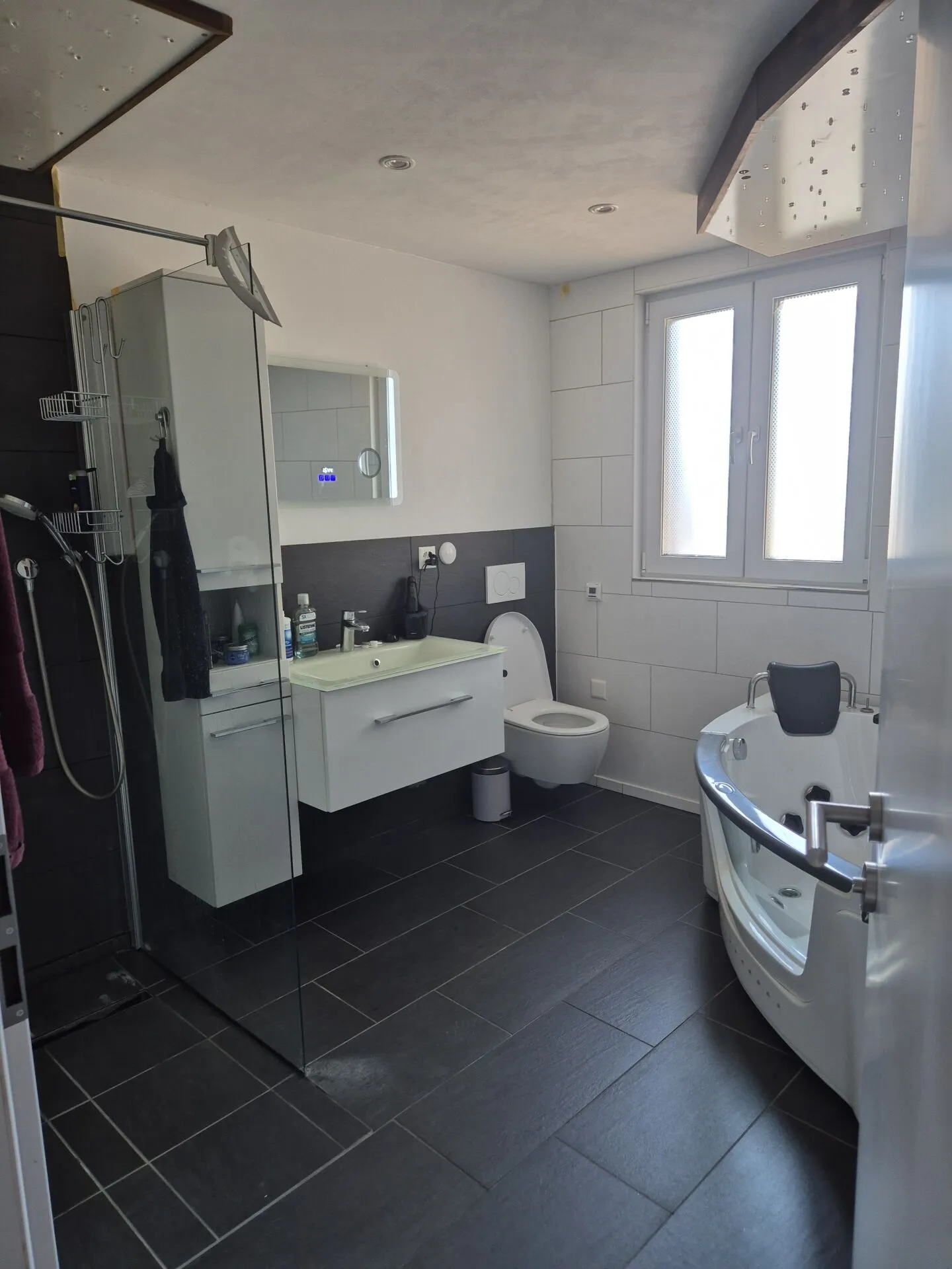 Ferme avec appartement et grange à louer - Photo 3 sur 10