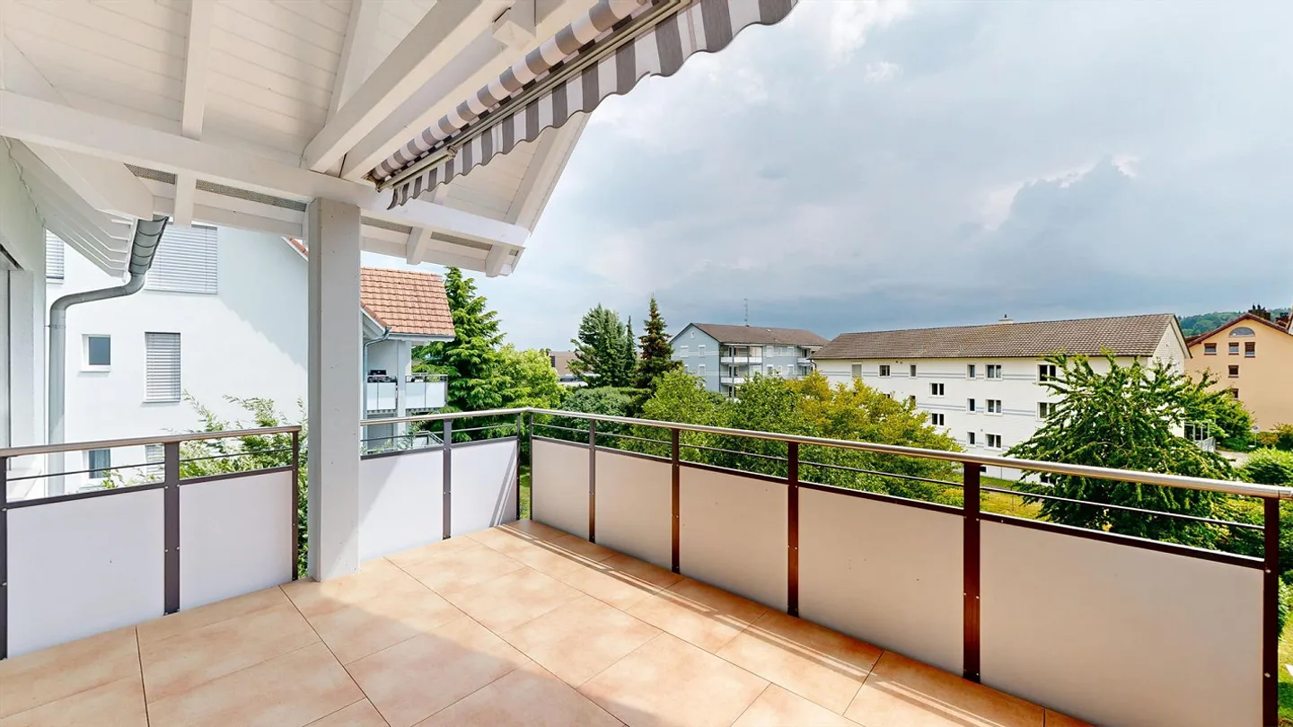 Incantevole appartamento Maisonette di 5,5 locali in un paradiso fiscale - Foto 3 di 13