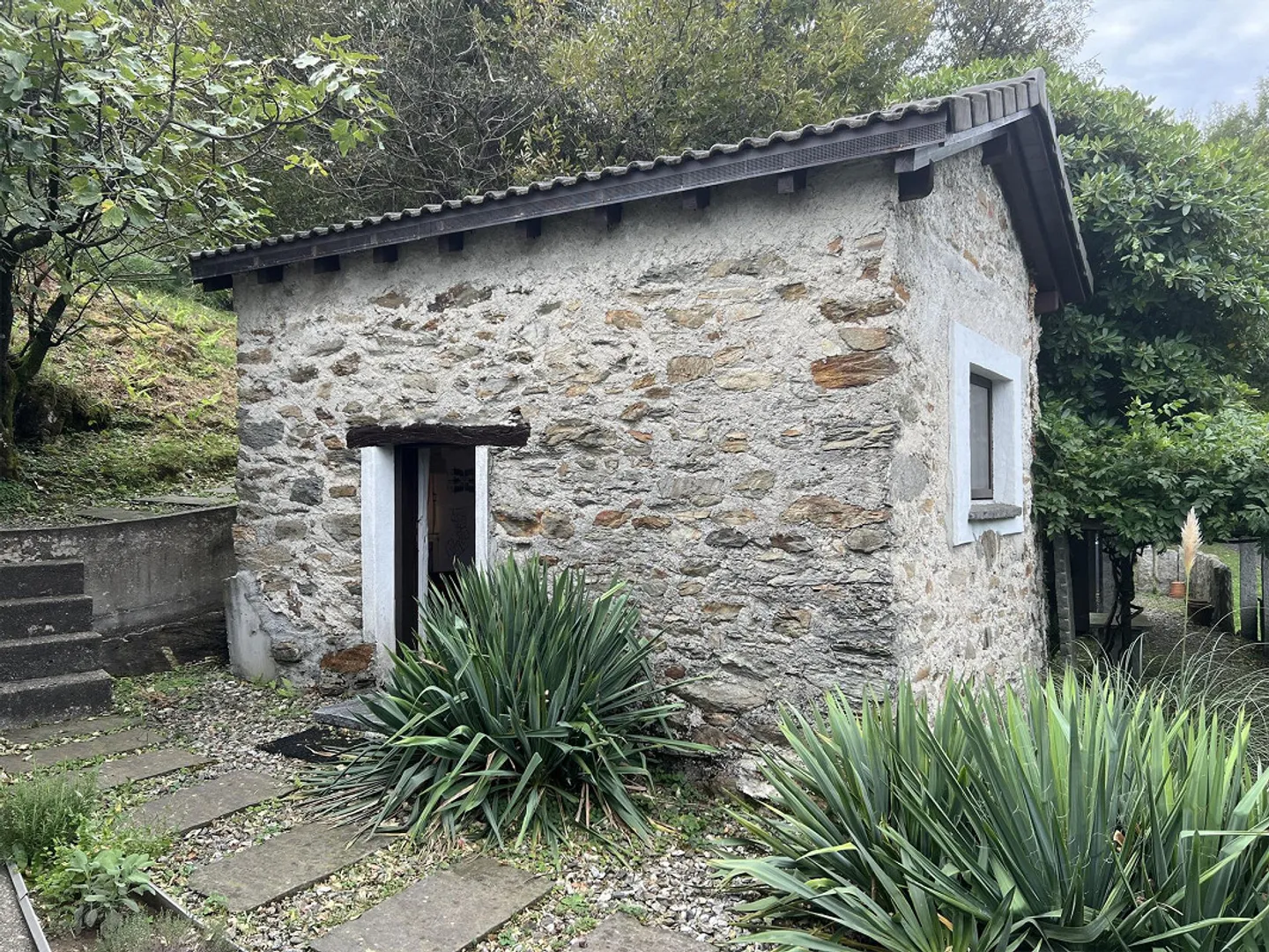 Maison rustique de 3,5 pièces avec beaucoup de terrain à S. Antonino à vendre - Photo 4 sur 13