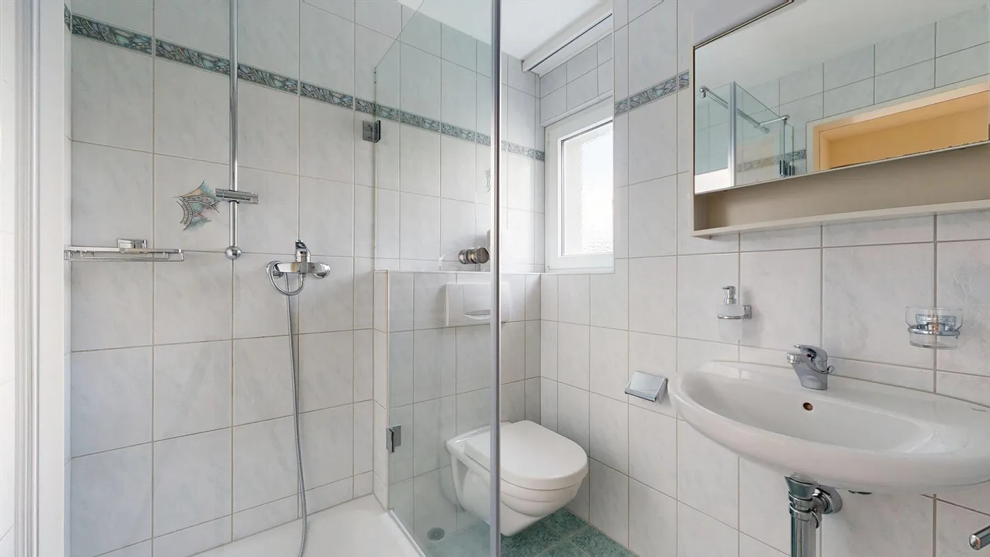 Incantevole appartamento Maisonette di 5,5 locali in un paradiso fiscale - Foto 9 di 13