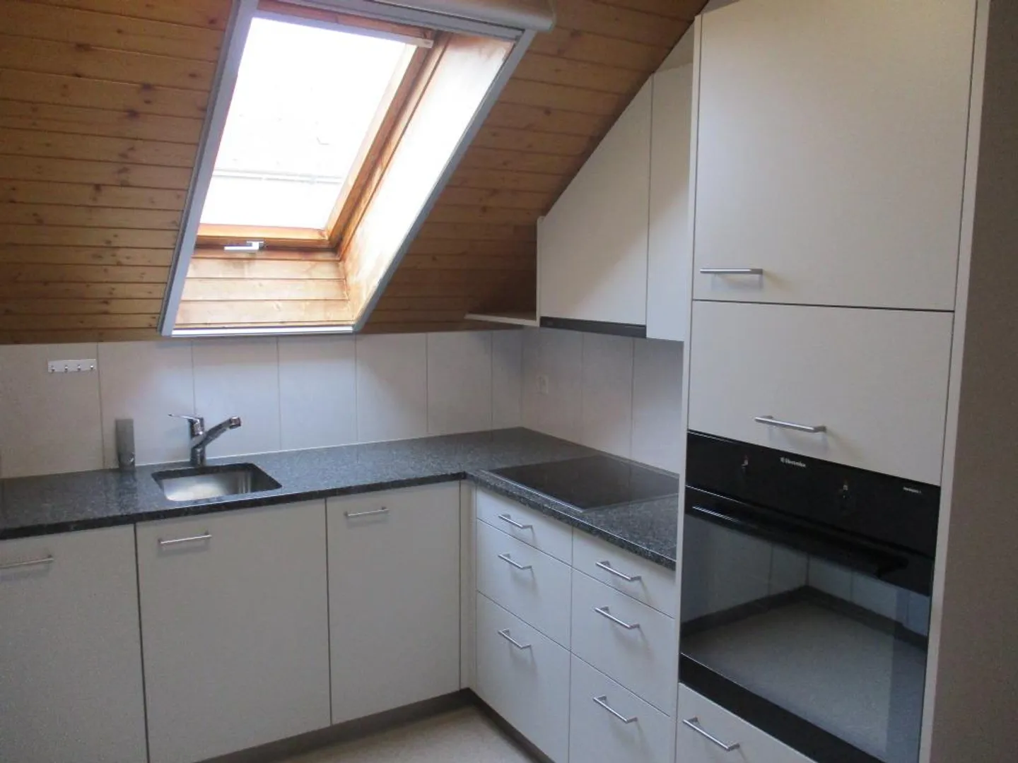 Charmante Dachwohnung in Kriegstetten - Foto 8 von 14